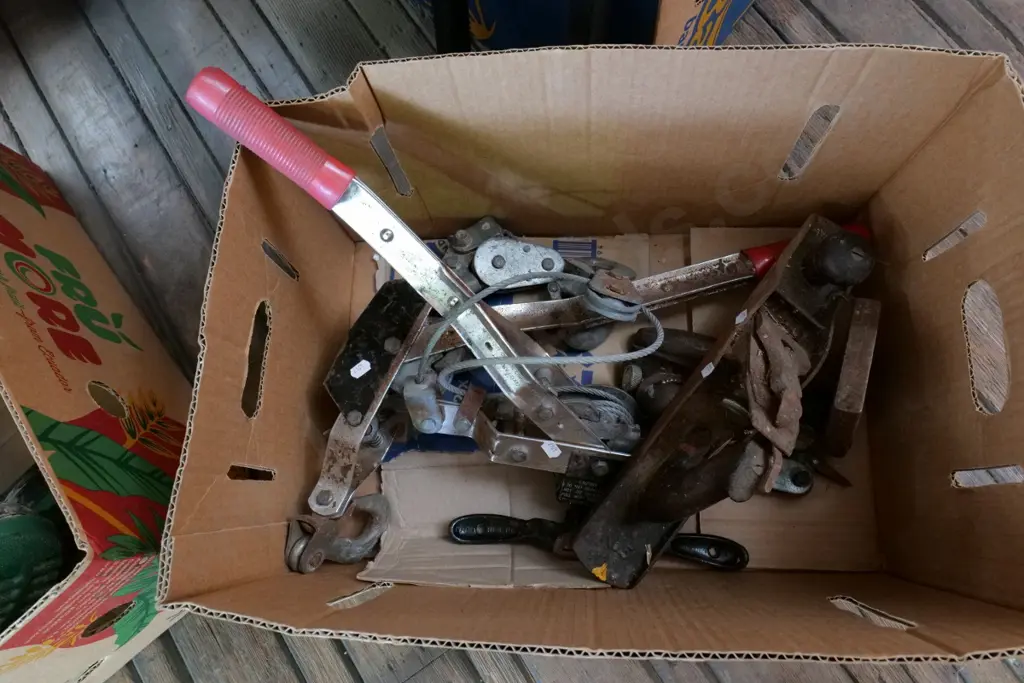 box; 2 wire strainers, rusty chain etc Image 1++
