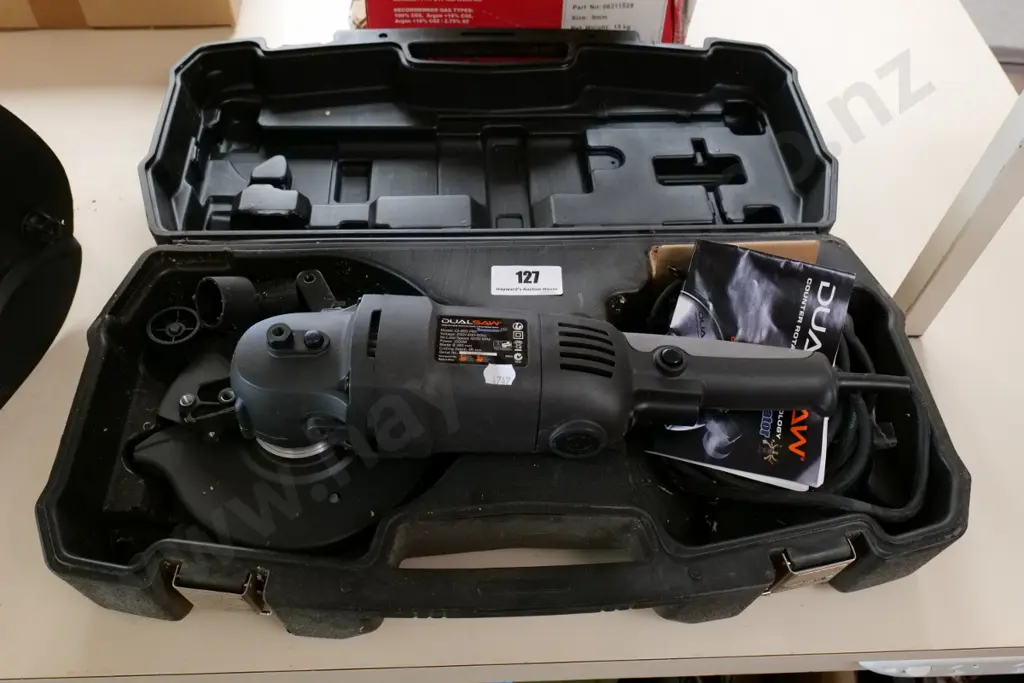 cased dual saw Image 1++
