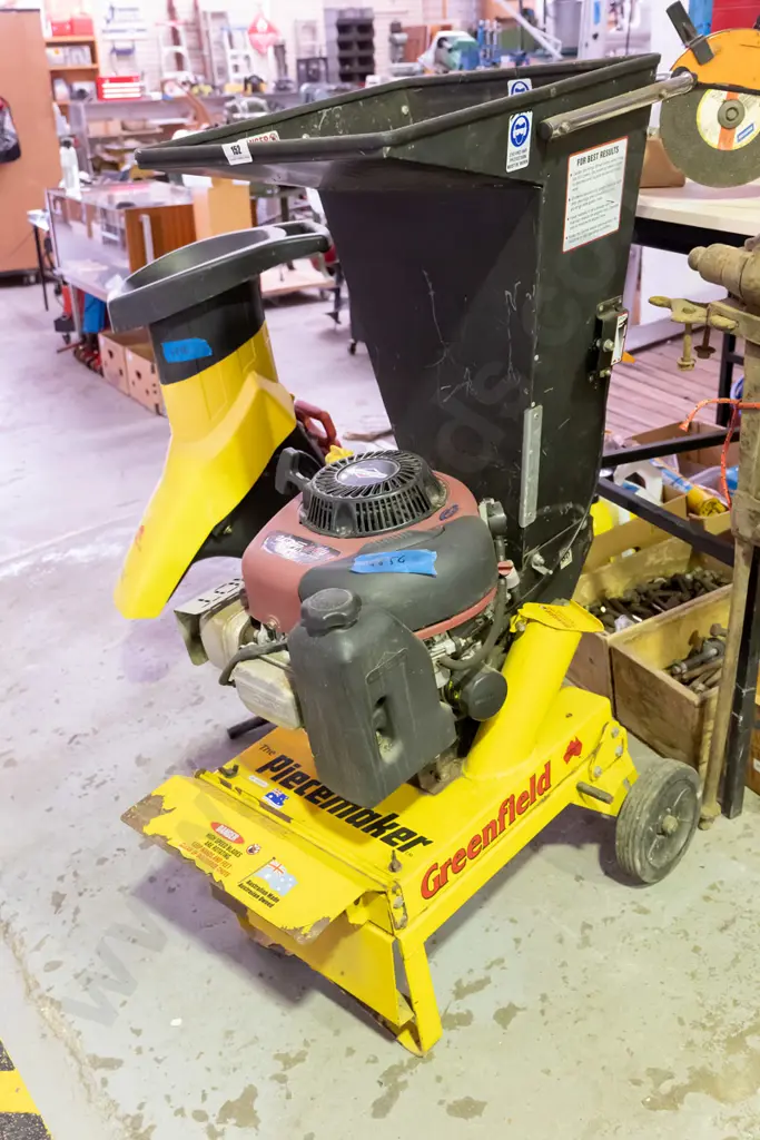 4 stroke Piecemaker garden chipper (As-Is, No Returns) Image 1++
