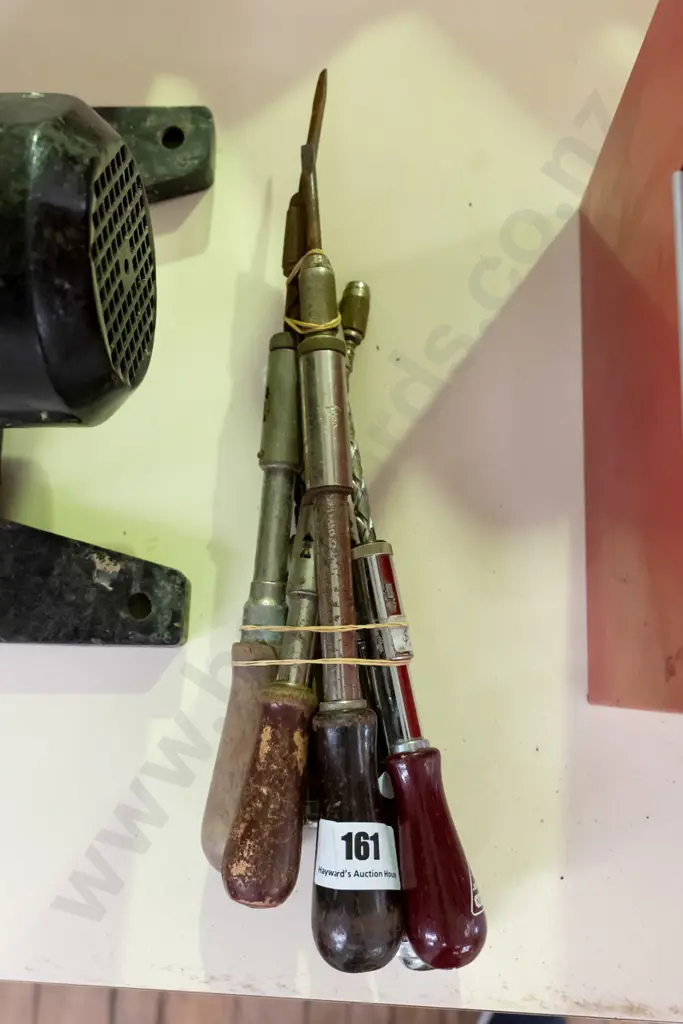 bundle of twist drills Image 1++