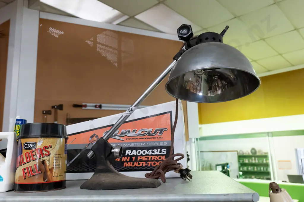 industrial heat lamp - need rewiring Image 1++