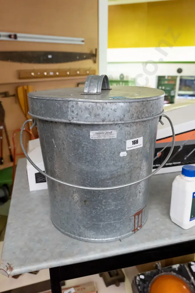 galvanised ash can Image 1++