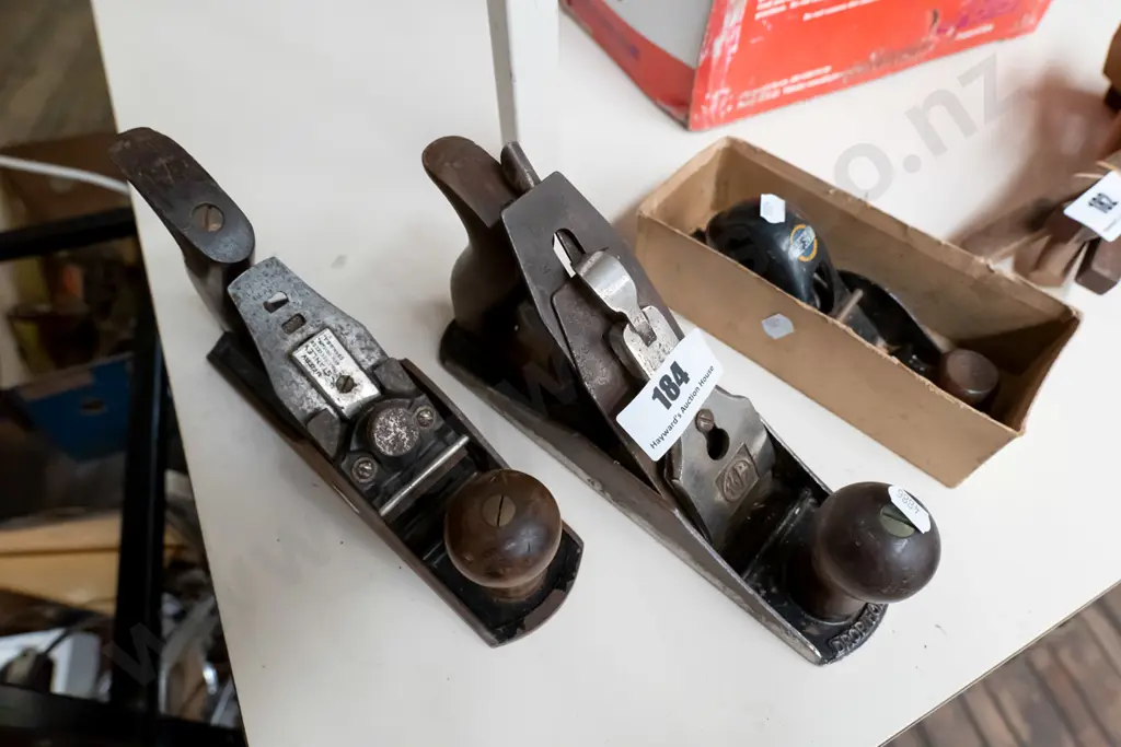 2 hand planes, small bull plane Image 1++