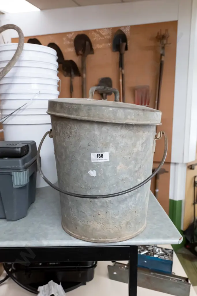 galvanised ash can Image 1++