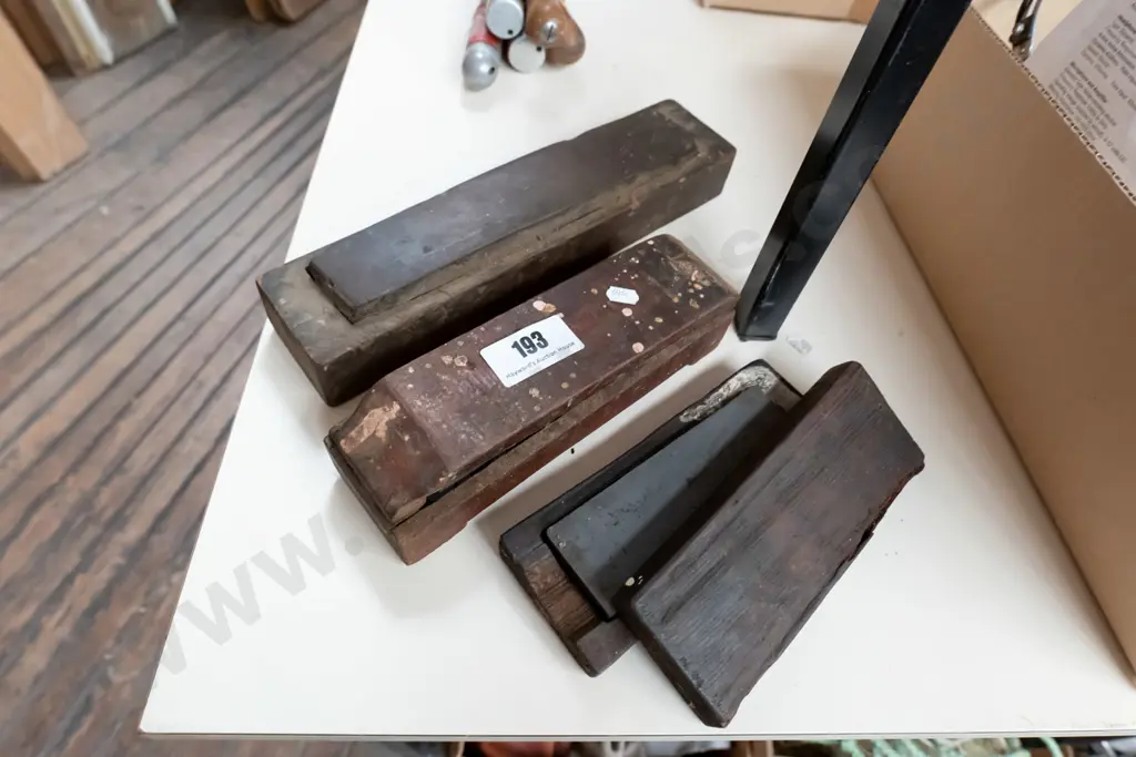 3 vintage sharpening stones Image 1++