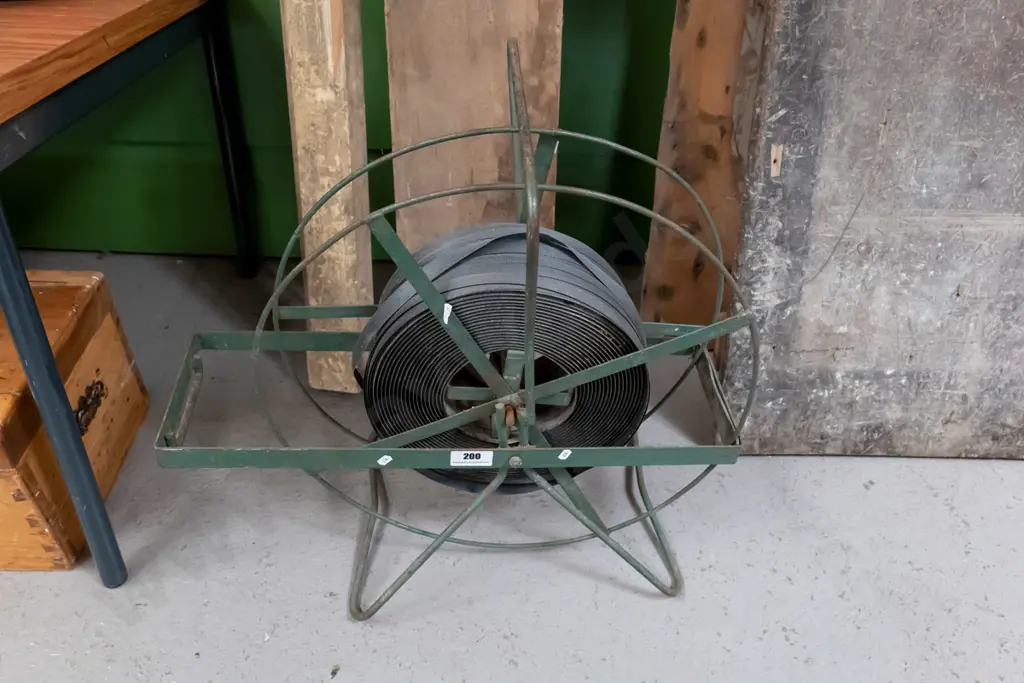 heavy duty wrapping tape on reel Image 1++