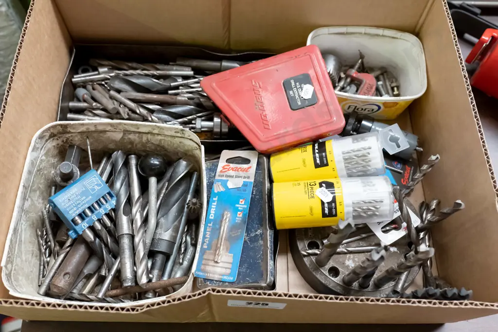 box; drill bits etc Image 1++