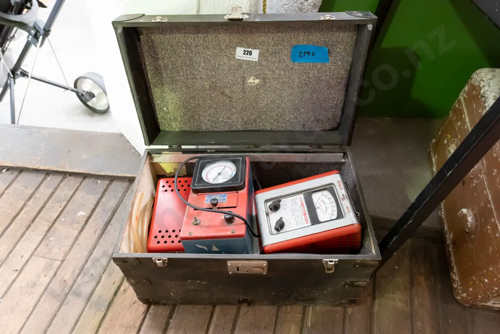 vintage equipment case electrical testers Image 1++