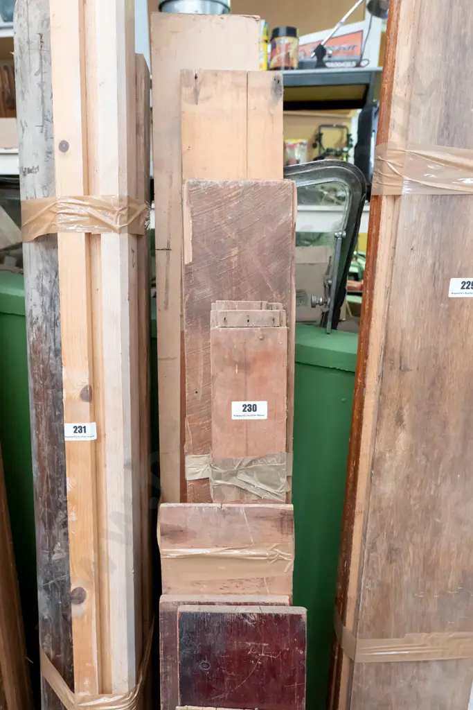 various lengths of timber - kauri Longest L-1800 Image 1++