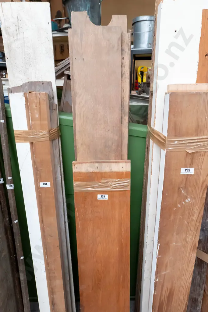 various lengths of timber - oak Longest L-1900 Image 1++