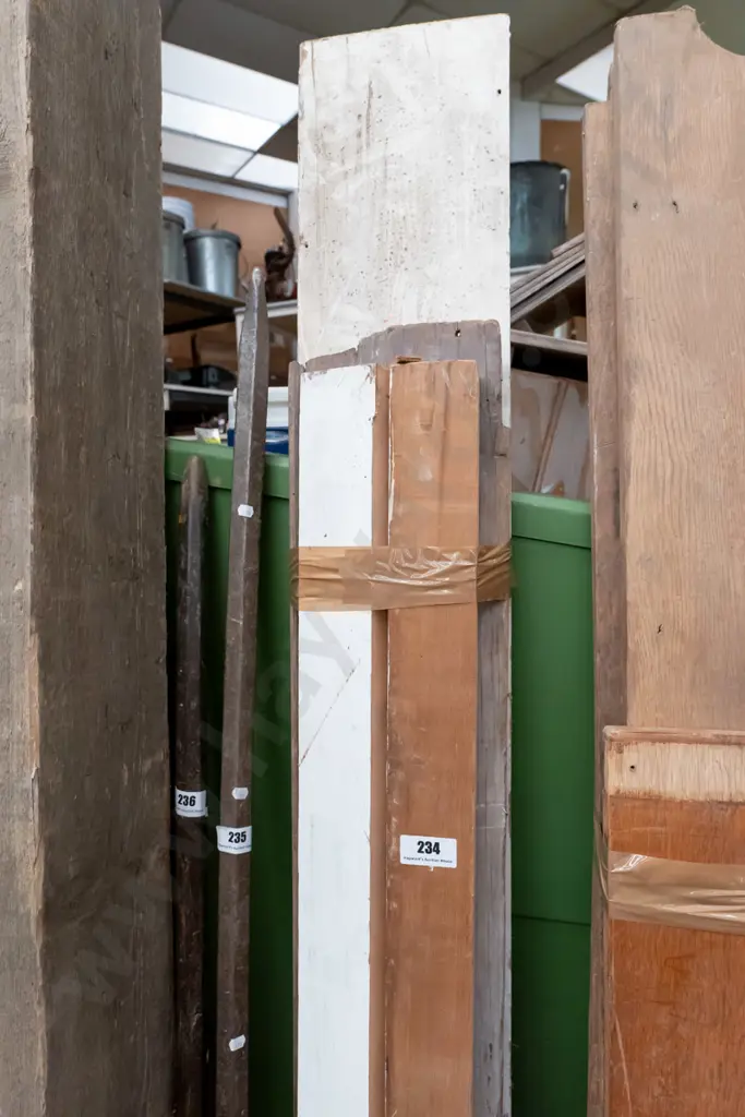 various lengths of timber - kauri and other Longest L-2000 Image 1++