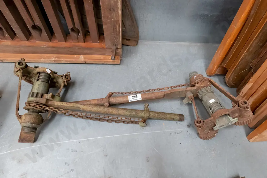 pair of T & G floor clamps Image 1++