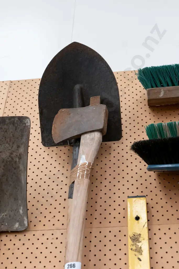 shovel, axe Image 1++