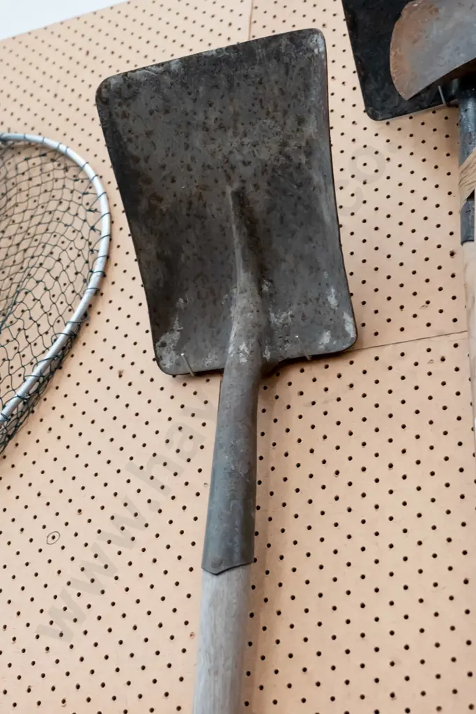 wide mouth shovel Image 1++