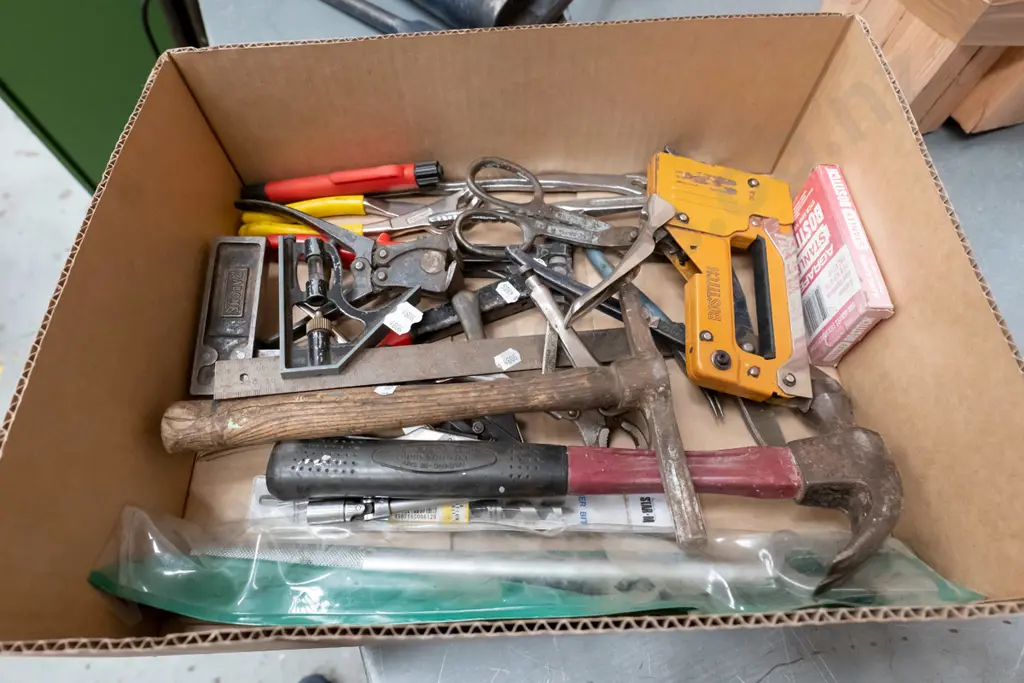 box; hammers, staple guns, tin snips etc Image 1++