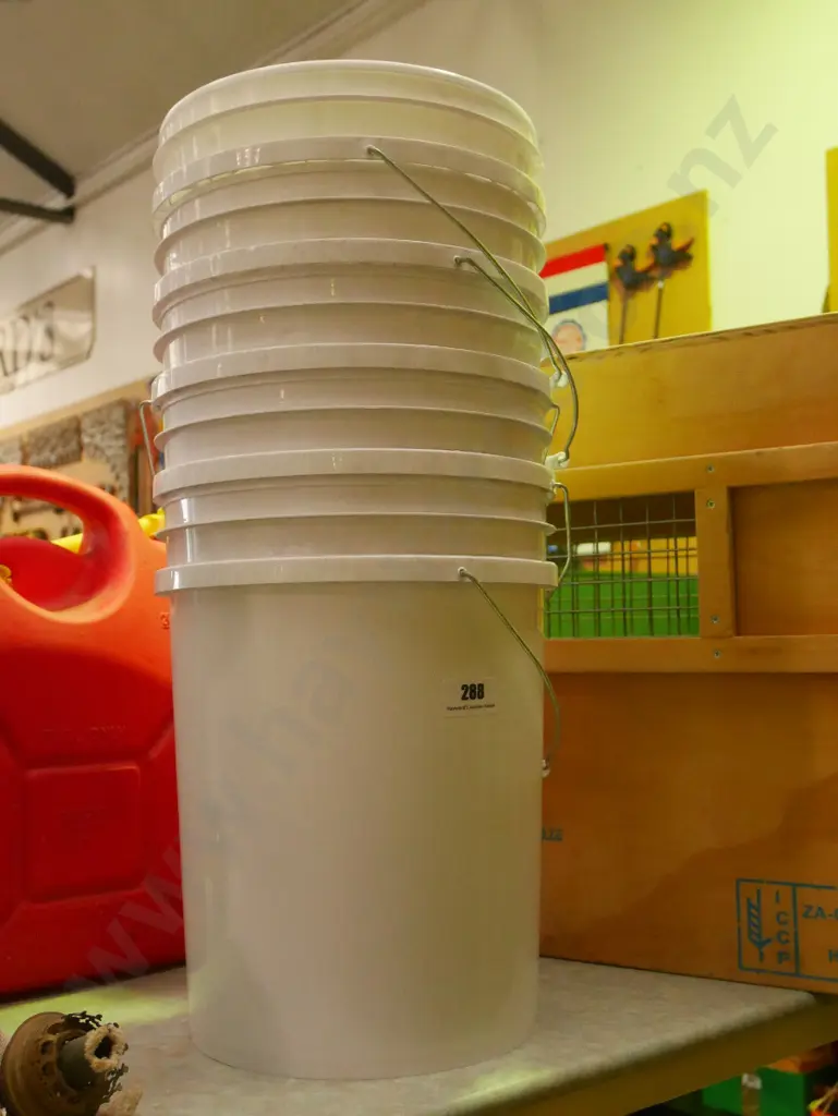 5 large plastic buckets Image 1++