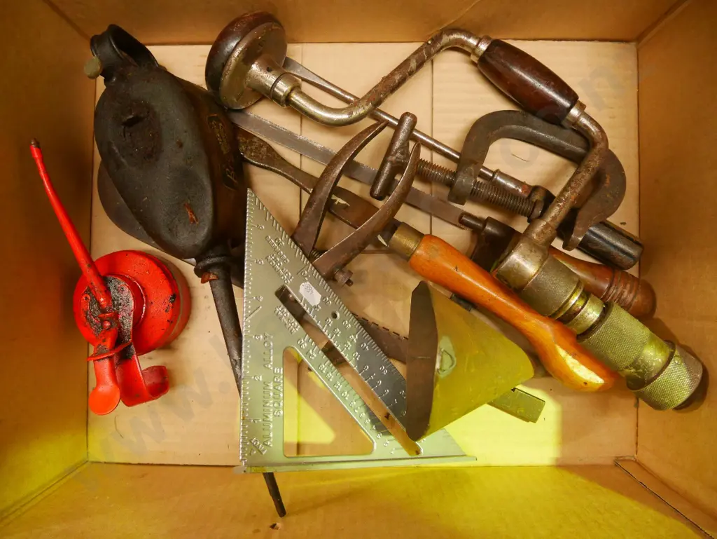 box; oiler, builder's square, brace, screwdriver etc Image 1++