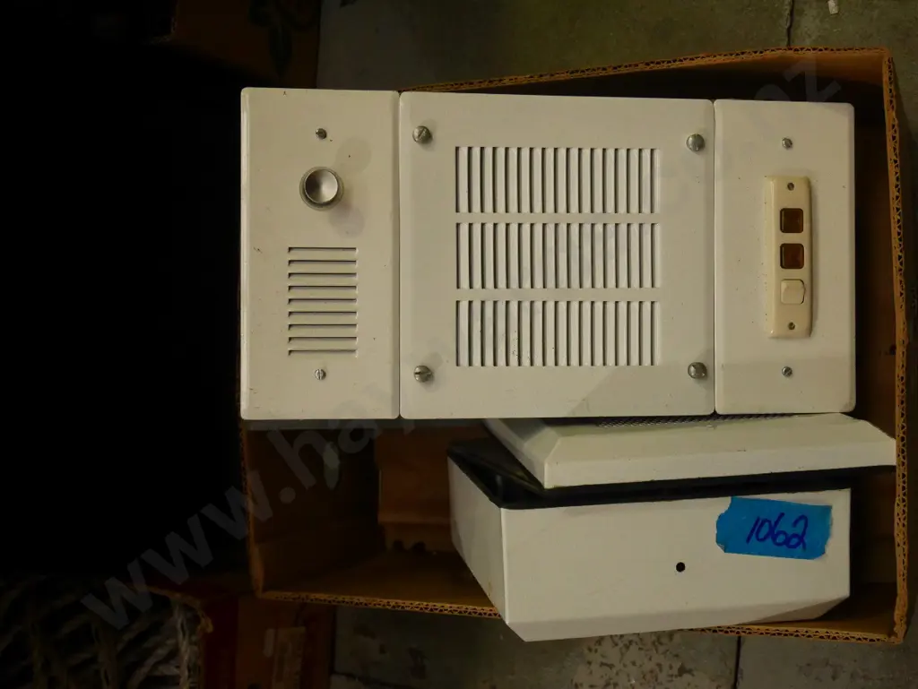 box; wall mounted heater and fan Image 1++
