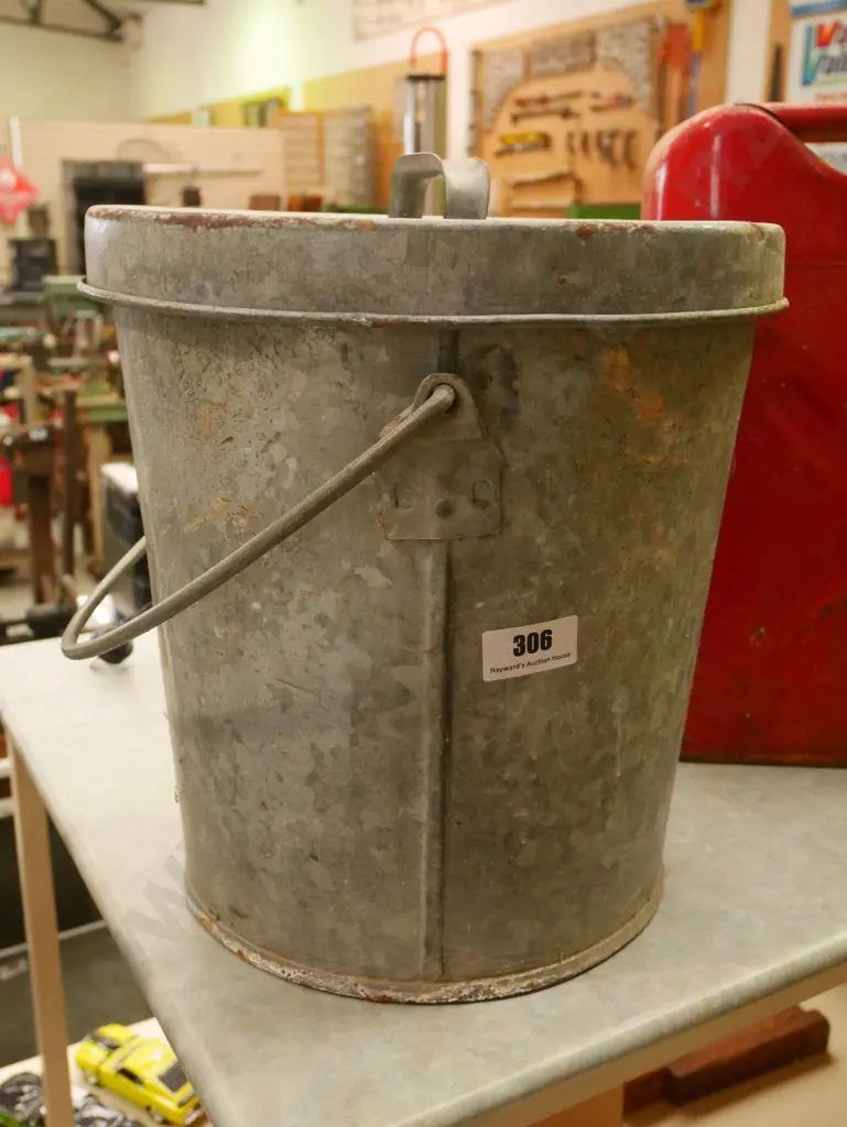 galvanised ash can Image 1++
