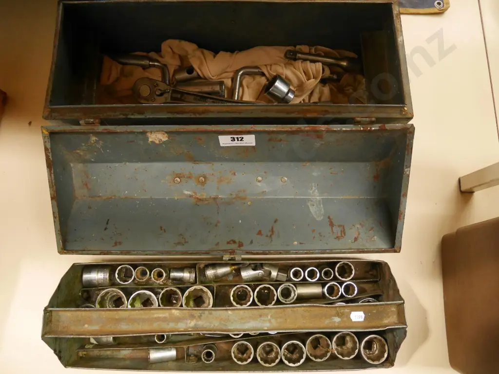 tool box and contents; rachets, sockets Image 1++
