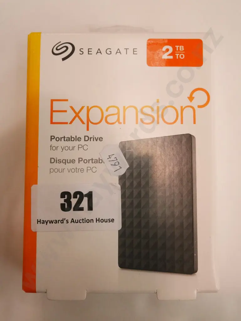 Seagate Expansion portable hard drive 2TB Image 1++