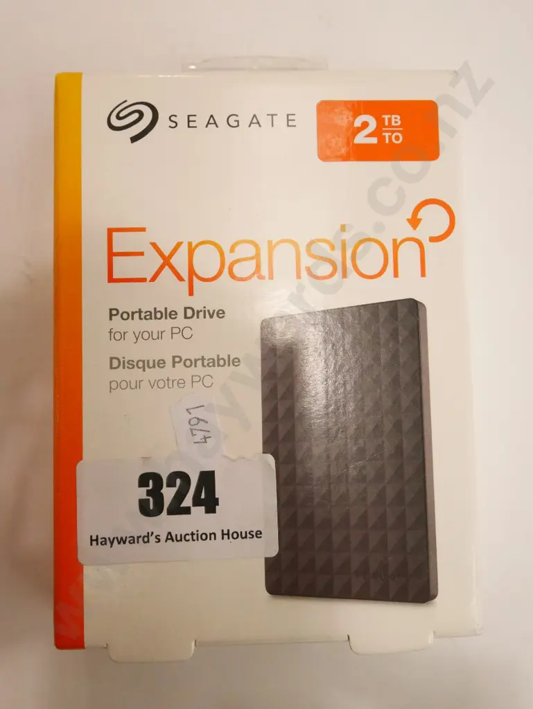 Seagate Expansion portable hard drive 2TB Image 1++