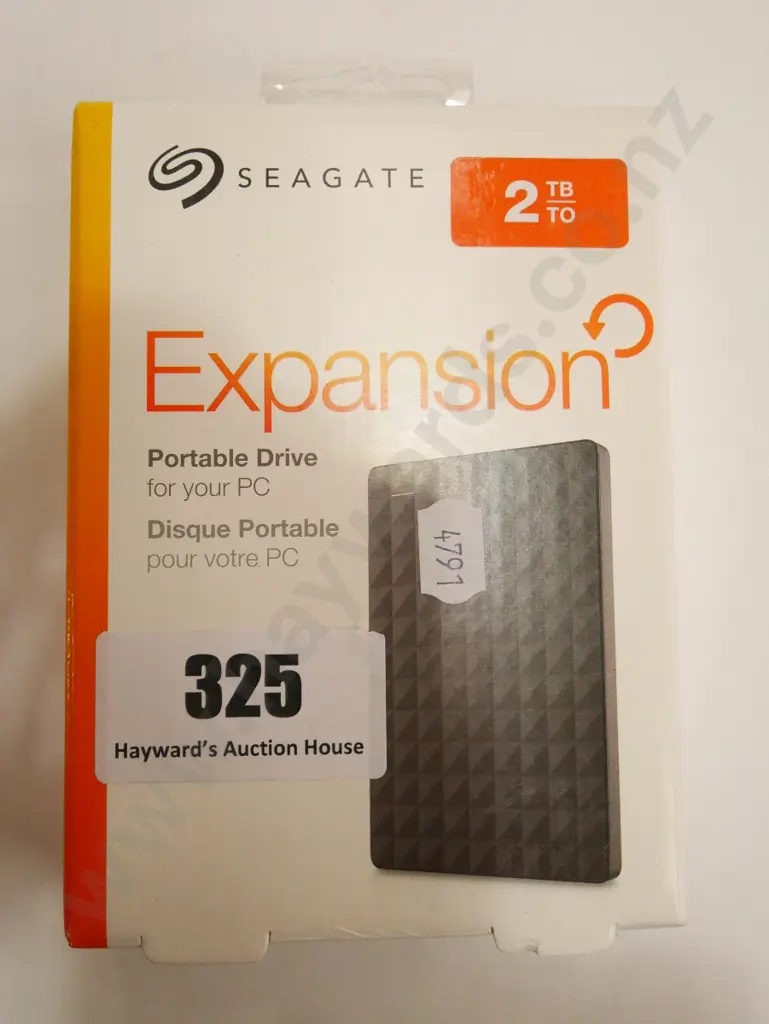 Seagate Expansion portable hard drive 2TB Image 1++