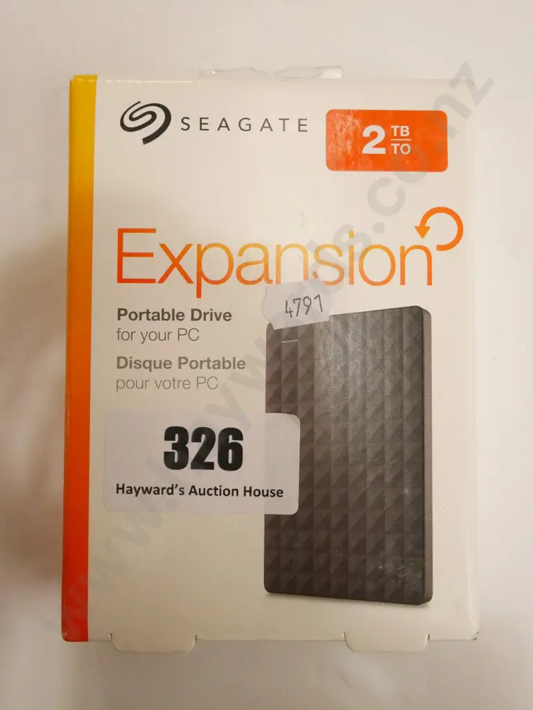Seagate Expansion portable hard drive 2TB Image 1++