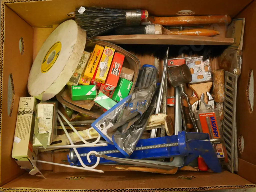 box; chainsaw chains, spark plugs, paint brushes etc Image 1++