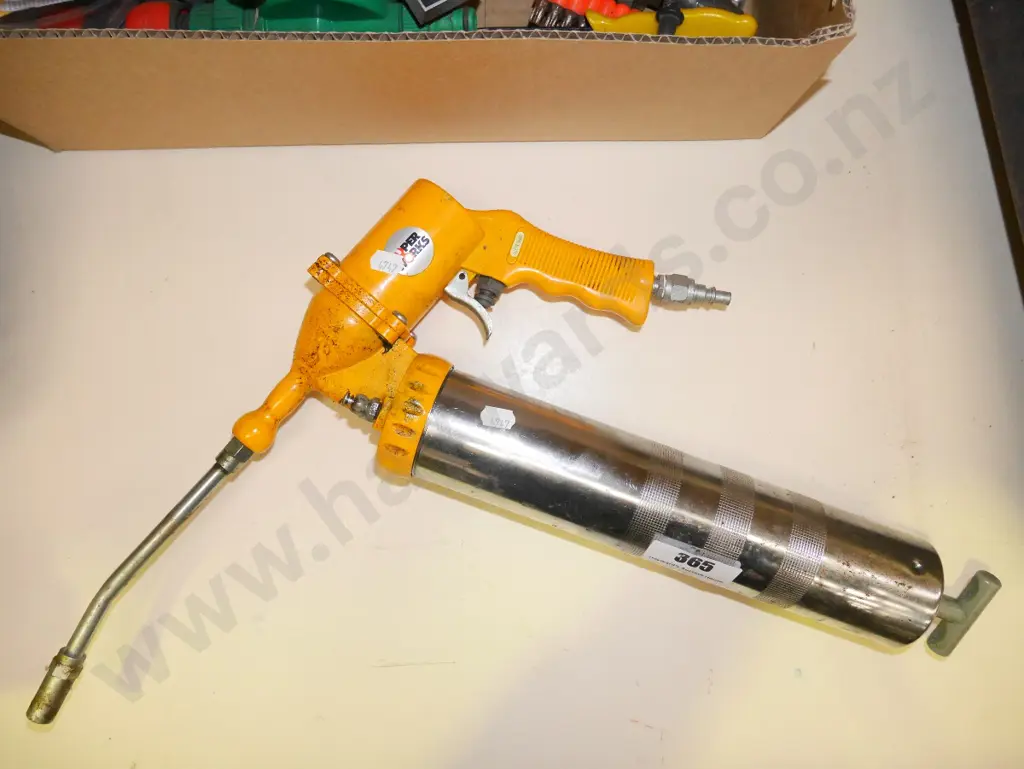 air powered grease gun Image 1++