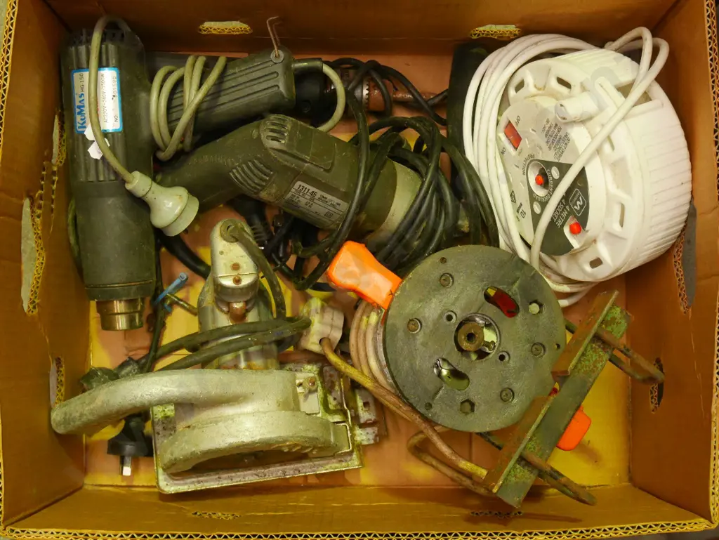 box; drills, router, heat gun etc Image 1++