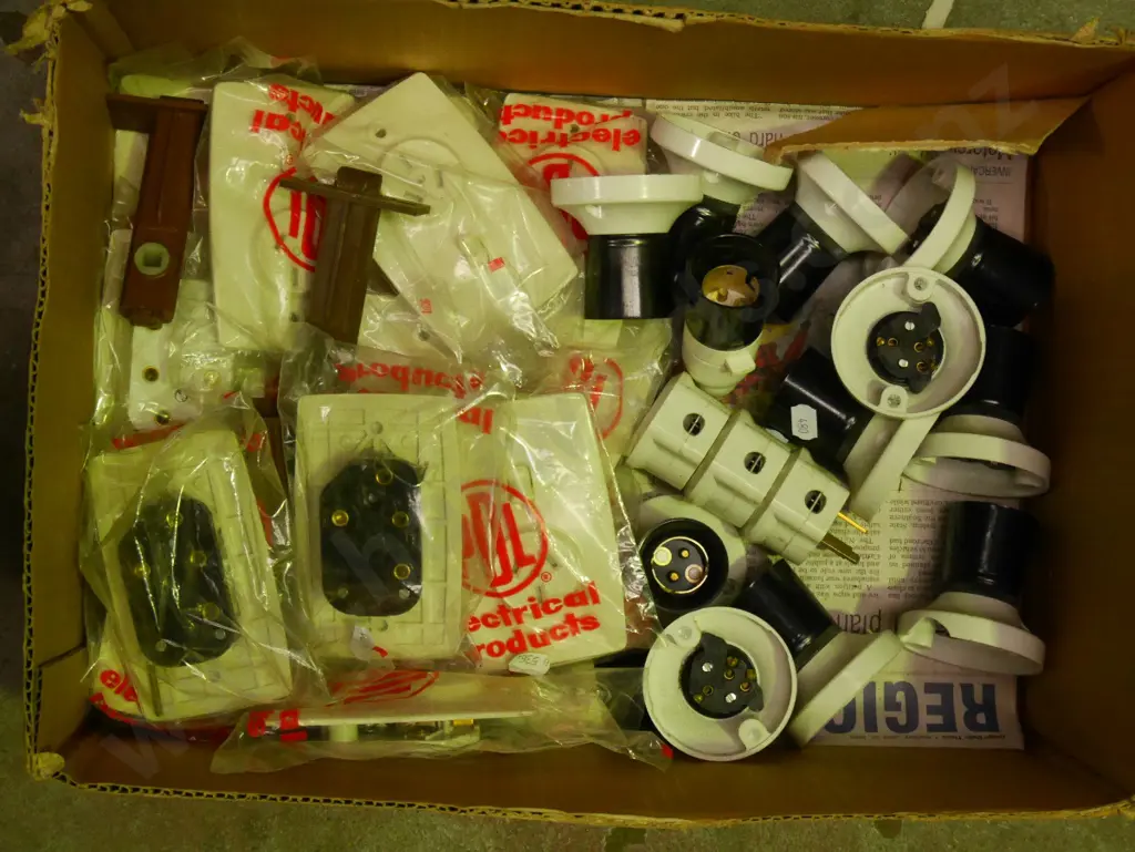 box; bayonet light fittings, switches  etc Image 1++