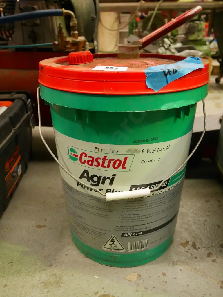 part pail of Castrol Agri oil Image 1++