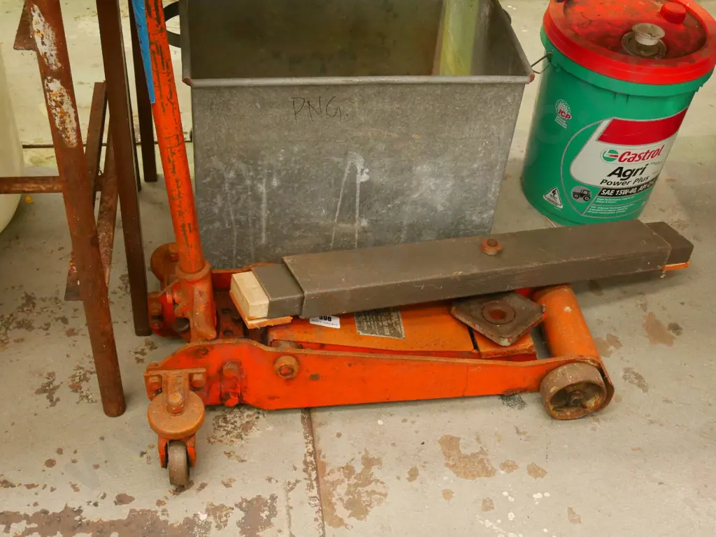 large hydraulic curb jack with spreader bar Image 1++