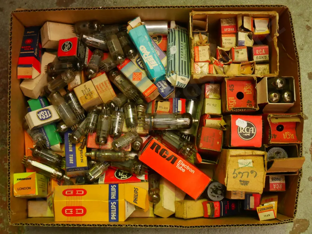 box; numerous radio valves Image 1++