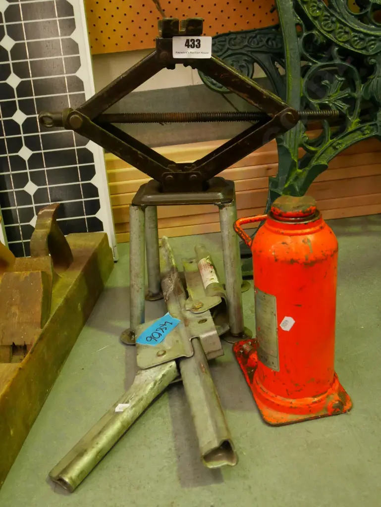 3x car jacks Image 1++