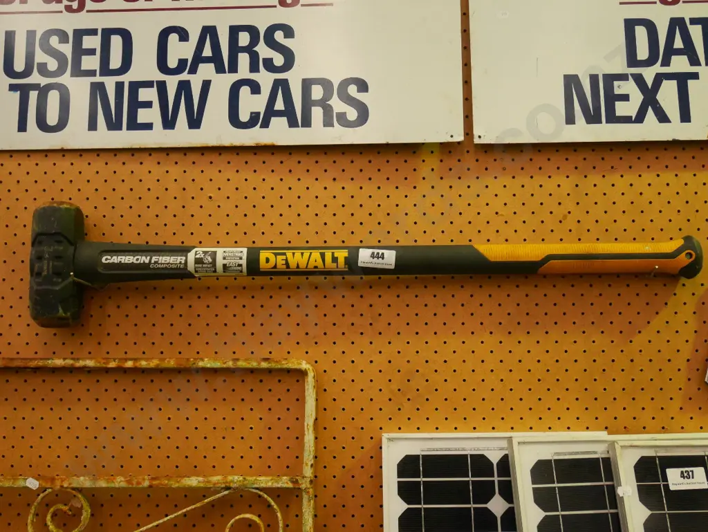 DeWalt carbon fibre handled sledge hammer Image 1++
