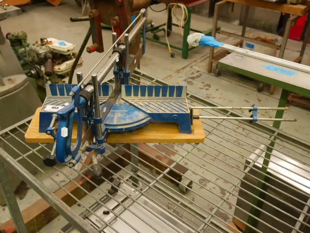 mitre stand and saw Image 1++