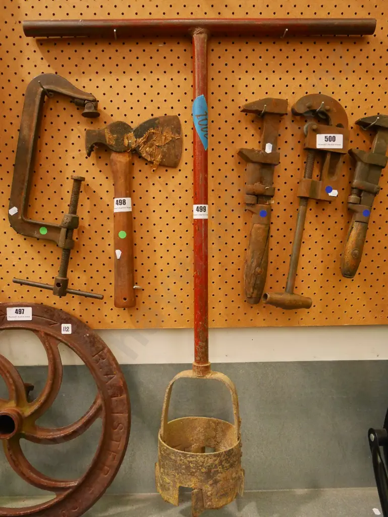 hand operated post hole borer Image 1++