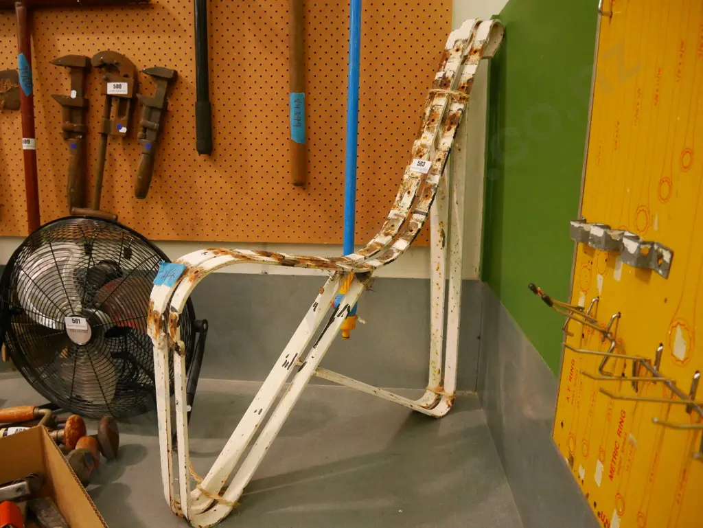 retro garden bench seat frame Image 1++