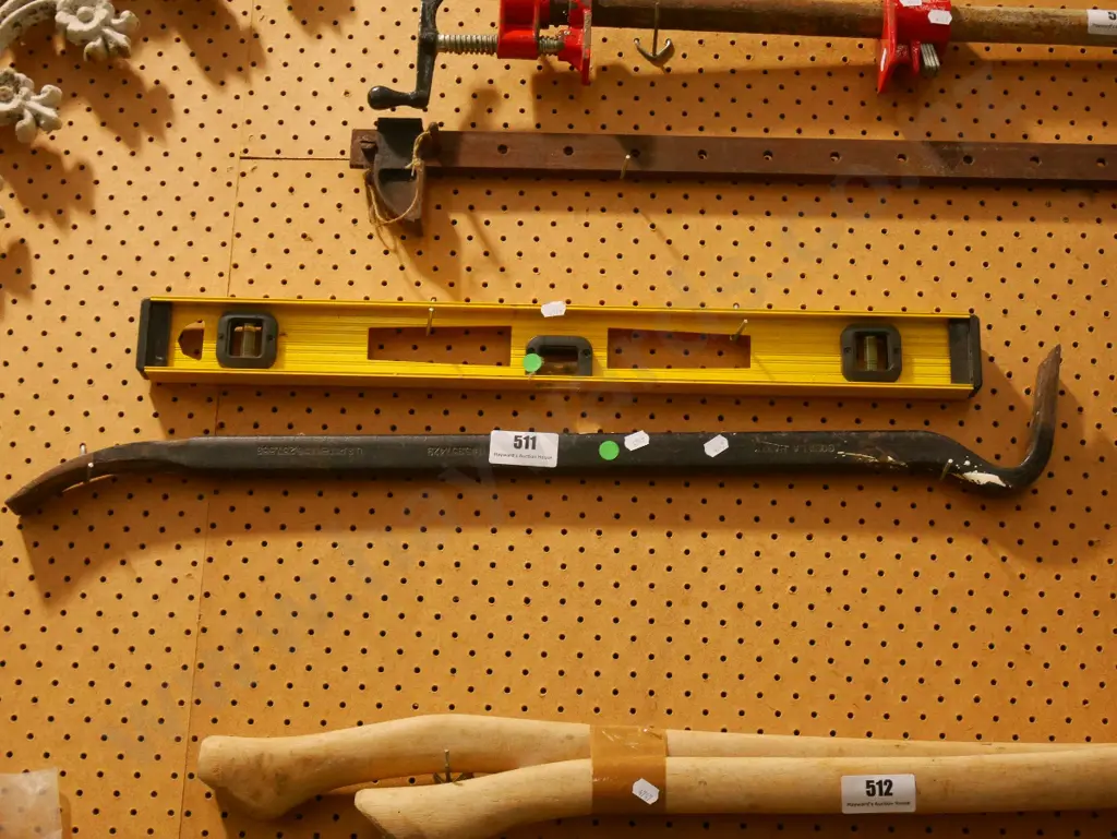 wrecking bar builder's level Image 1++