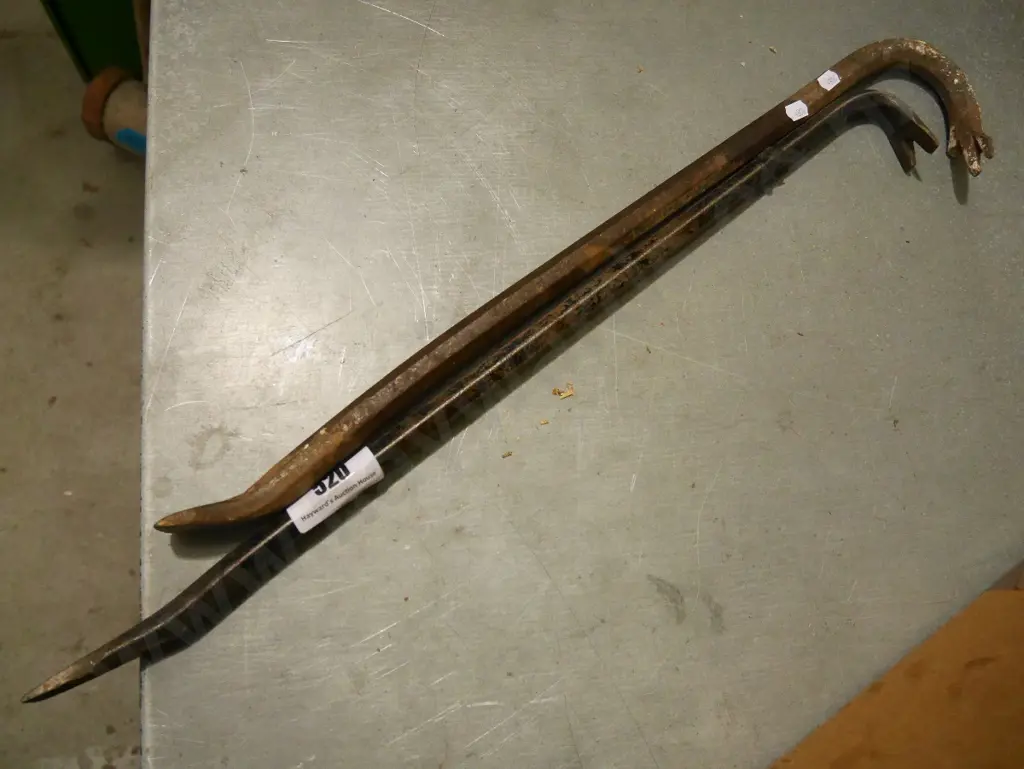 2x wrecking bars Image 1++