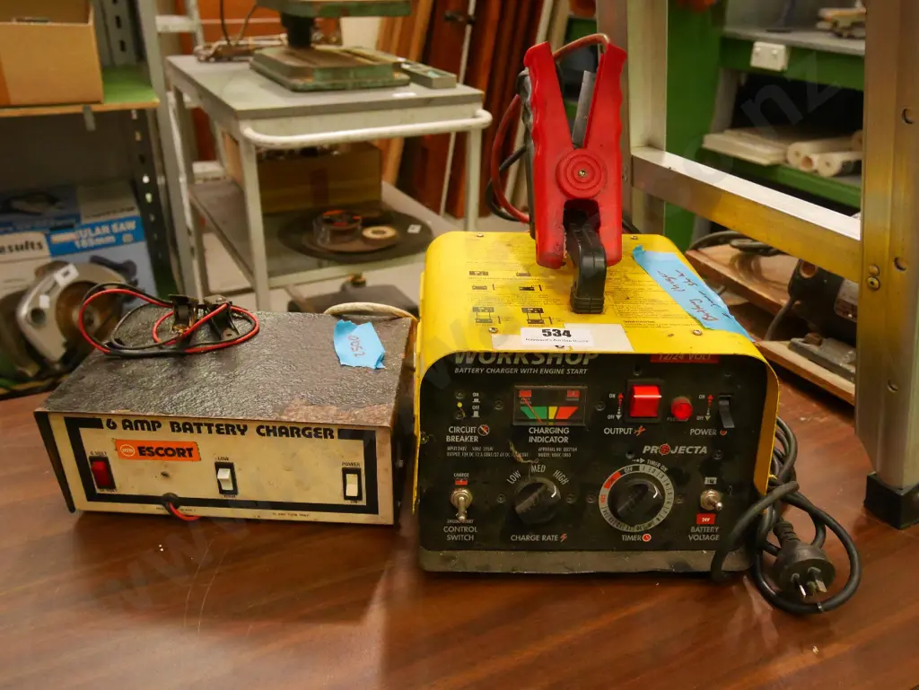 battery charger, combination battery charger/ jump starter Image 1++