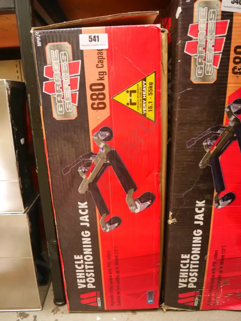 hydraulic vehicle positioning jack Image 1++