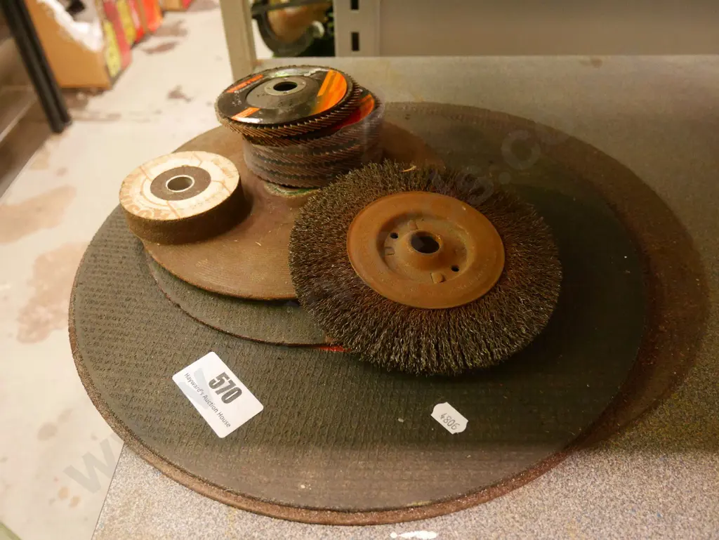 large metal cut off discs, sanding discs etc Image 1++
