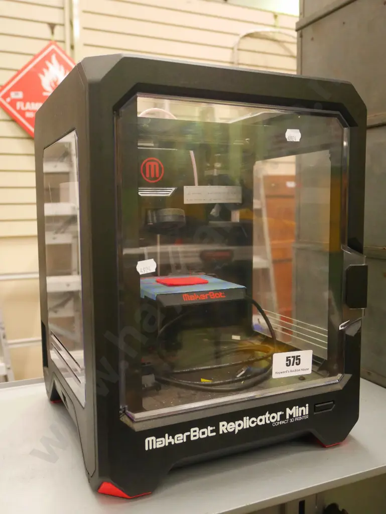 Maker Bot 3D printer - may need an upgrade installed Image 1++