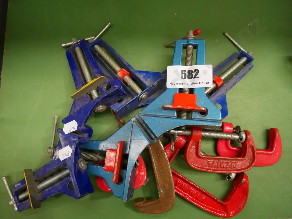 bundle of framers and other clamps Image 1++