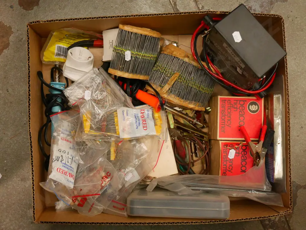box; fuses, battery checker, transformers etc Image 1++