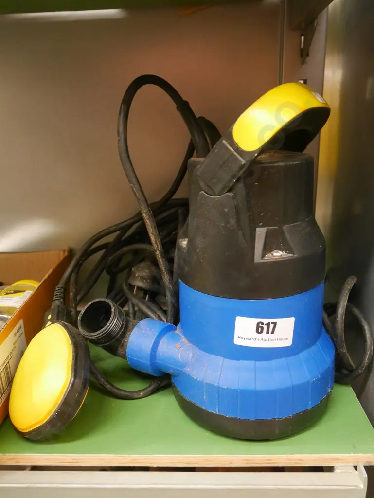 submersible pump Image 1++
