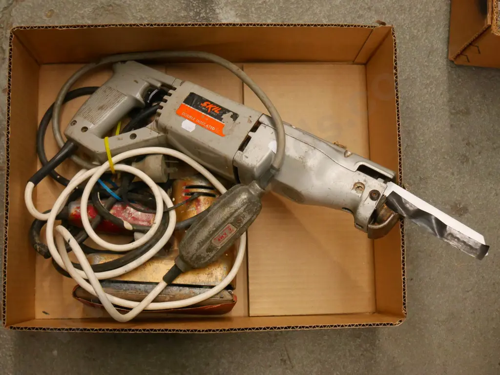 box; reciprocating saw, sander Image 1++